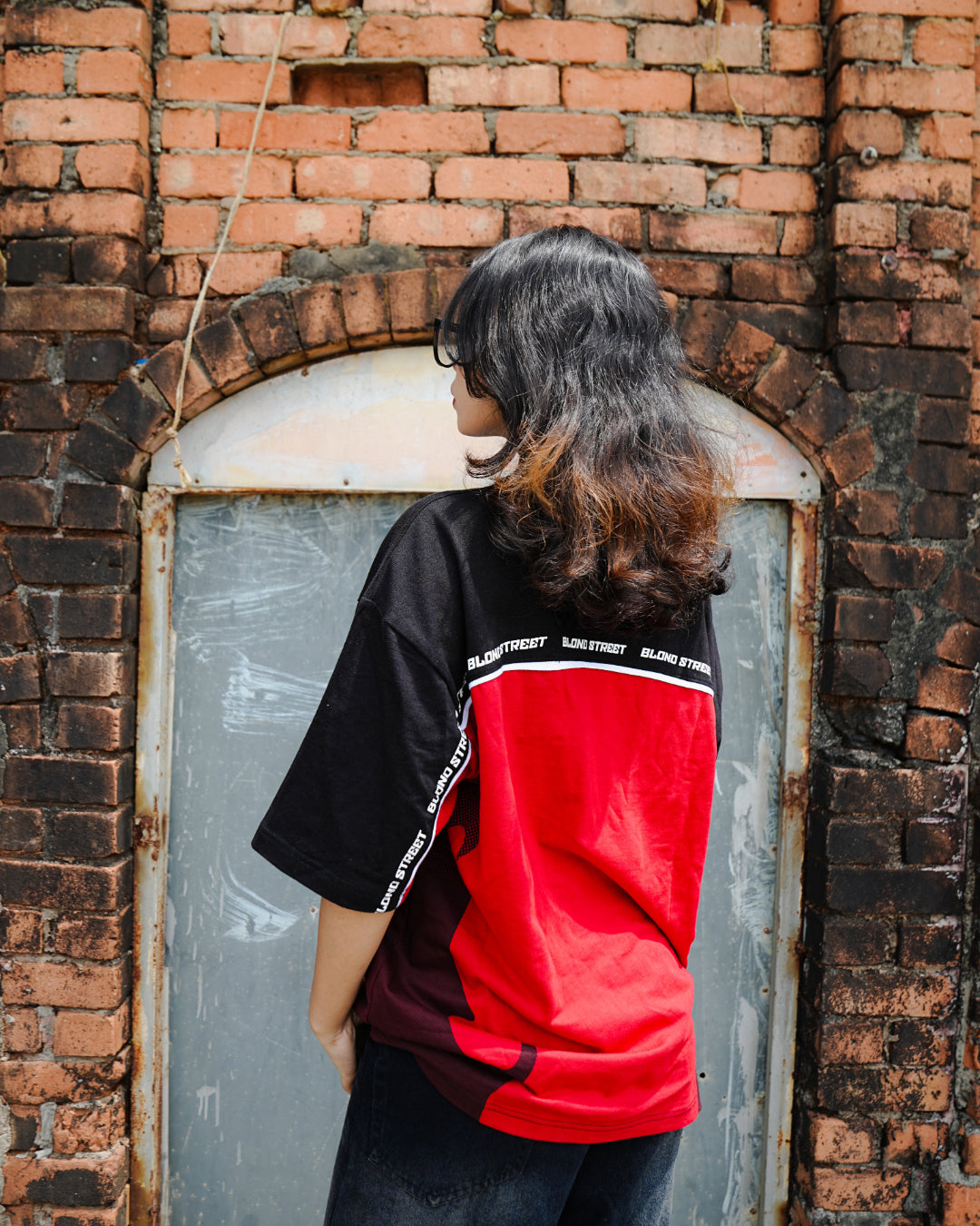 RED BLOND STREET T-SHIRT