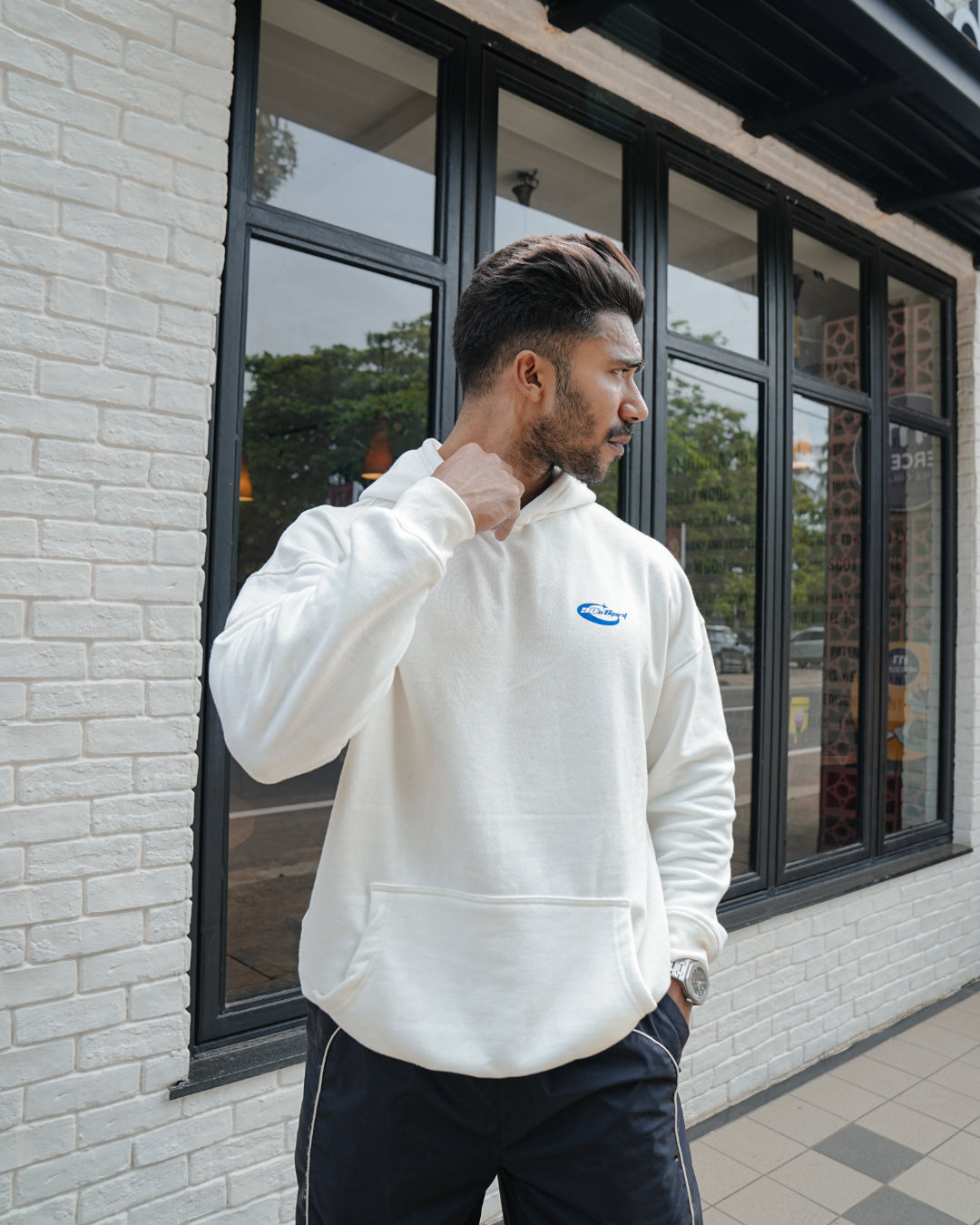 WHITE OVERSIZED HOODIE